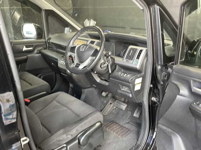 ホンダ ステップワゴン スパーダ Z 熊本県 2012(平24)年 8.9万km プレミアムスパークルブラックパール (株)IDOMが運営する【じしゃロン熊本店】の自社ローン対象車両になります。こちらは現金ご利用時の価格です。自社ローンご希望の方は別途その旨お申付け下さい。/ナビ（フルセグ　ＣＤ）　/バックカメラ　/ビルトインＥＴＣ　/パドルシフト　/両側パワースライドドア　/ＨＩＤヘッドライト　/ビークルスタビリティアシスト　/Ｗエアバッグ　/スマートキー