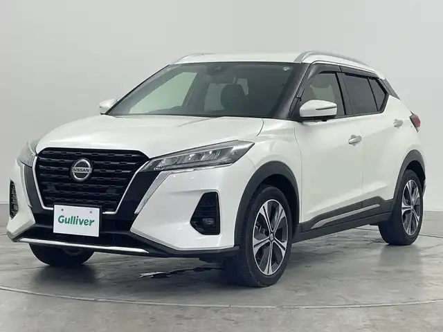 日産 キックス X 群馬県 2021(令3)年 5.3万km ブリリアントホワイトパール 純正９型ナビ　全周囲カメラ　アダプティブクルーズコントロール　レーンキープアシスト　衝突被害軽減ブレーキ　オートマチックハイビーム　純正ドライブレコーダー　コーナーセンサー　ＥＴＣ　ＬＥＤ　禁煙車