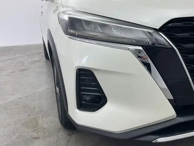 日産 キックス X 群馬県 2021(令3)年 5.3万km ブリリアントホワイトパール 純正９型ナビ　全周囲カメラ　アダプティブクルーズコントロール　レーンキープアシスト　衝突被害軽減ブレーキ　オートマチックハイビーム　純正ドライブレコーダー　コーナーセンサー　ＥＴＣ　ＬＥＤ　禁煙車