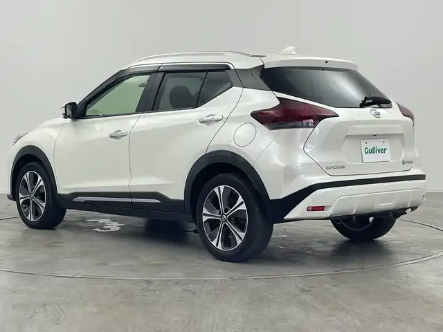 日産 キックス X 群馬県 2021(令3)年 5.3万km ブリリアントホワイトパール 純正９型ナビ　全周囲カメラ　アダプティブクルーズコントロール　レーンキープアシスト　衝突被害軽減ブレーキ　オートマチックハイビーム　純正ドライブレコーダー　コーナーセンサー　ＥＴＣ　ＬＥＤ　禁煙車