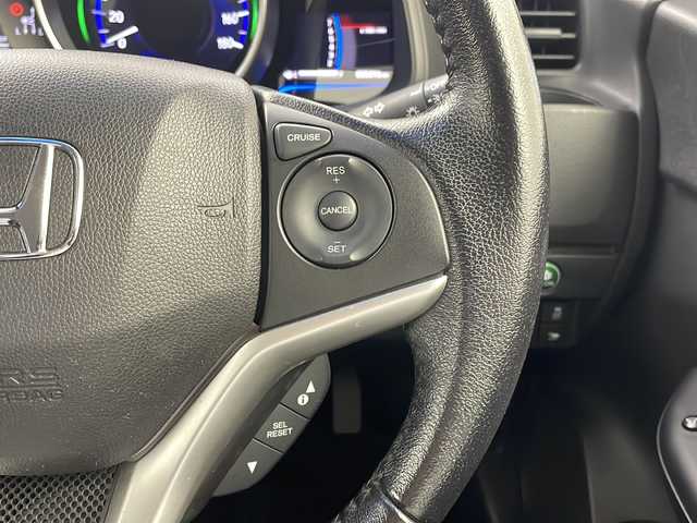 ホンダ フィット ハイブリット Lパッケージ 栃木県 2015(平27)年 5.6万km アラバスターシルバーメタリック 純正SDナビ（VXM-155C）/　CD/USB/AUX/FM/AM/あんしんパッケージ/シティブレーキアクティブシステム/横滑り防止装置/黒革ハーフシート/クルーズコントロール/バックカメラ/スーパーUVカットフロントドアガラス/IRカットガラス/LEDヘッドライト/プラズマクラスター/ETC