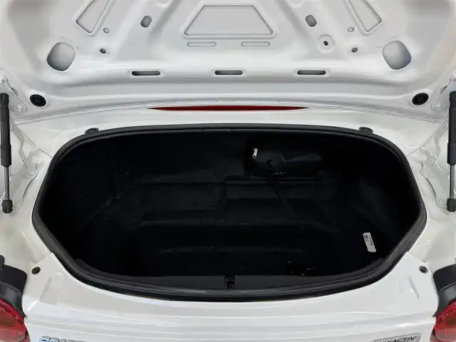 マツダ ロードスター S レザーパッケージ 群馬県 2019(令1)年 2.4万km スノーフレイクホワイトパールマイカ スマートシティブレーキサポート/純正ナビ/　　CD/DVD/BT/フルセグ/USB/AUX/クルーズコントロール/LEDオートライト/レザーシート/前席シートヒーター/純正16インチAW/バックソナー/ドライブレコーダー/ブラインドスポットモニター/レーンアシスト/ステアリングスイッチ/横滑り防止装置/スマートキー/ビルトインETC