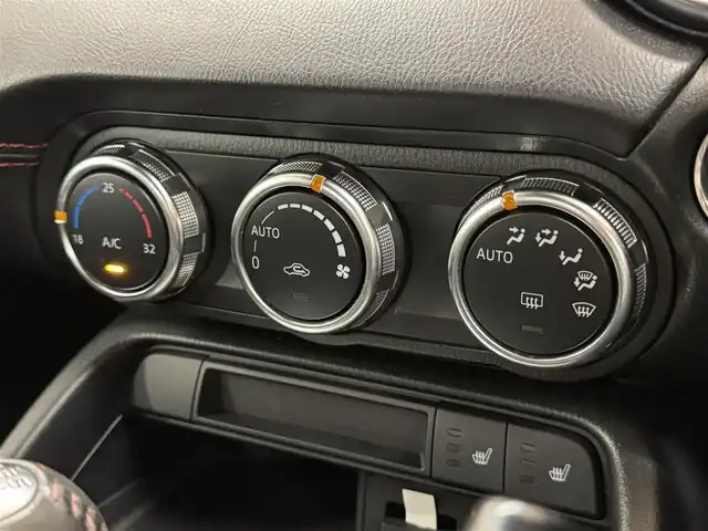 マツダ ロードスター S レザーパッケージ 群馬県 2019(令1)年 2.4万km スノーフレイクホワイトパールマイカ スマートシティブレーキサポート/純正ナビ/　　CD/DVD/BT/フルセグ/USB/AUX/クルーズコントロール/LEDオートライト/レザーシート/前席シートヒーター/純正16インチAW/バックソナー/ドライブレコーダー/ブラインドスポットモニター/レーンアシスト/ステアリングスイッチ/横滑り防止装置/スマートキー/ビルトインETC