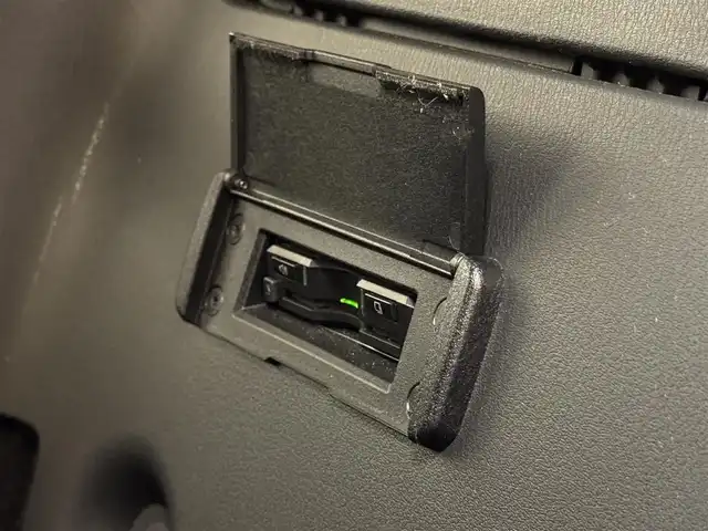 マツダ ロードスター S レザーパッケージ 群馬県 2019(令1)年 2.4万km スノーフレイクホワイトパールマイカ スマートシティブレーキサポート/純正ナビ/　　CD/DVD/BT/フルセグ/USB/AUX/クルーズコントロール/LEDオートライト/レザーシート/前席シートヒーター/純正16インチAW/バックソナー/ドライブレコーダー/ブラインドスポットモニター/レーンアシスト/ステアリングスイッチ/横滑り防止装置/スマートキー/ビルトインETC