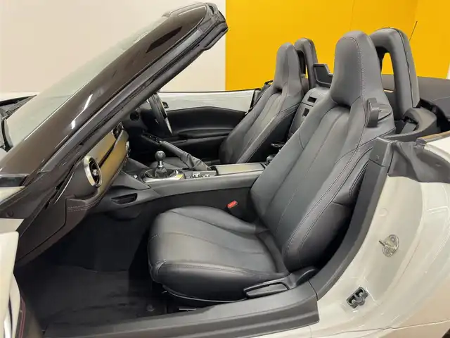 マツダ ロードスター S レザーパッケージ 群馬県 2019(令1)年 2.4万km スノーフレイクホワイトパールマイカ スマートシティブレーキサポート/純正ナビ/　　CD/DVD/BT/フルセグ/USB/AUX/クルーズコントロール/LEDオートライト/レザーシート/前席シートヒーター/純正16インチAW/バックソナー/ドライブレコーダー/ブラインドスポットモニター/レーンアシスト/ステアリングスイッチ/横滑り防止装置/スマートキー/ビルトインETC