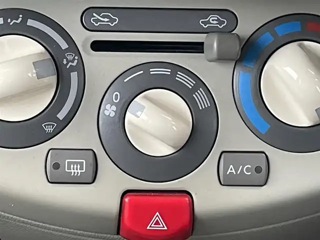 日産 マーチ 14E FOUR 道央・札幌 2010(平22)年 12.2万km パシフィックブルー ４WD/社外メモリーナビ/CD/DVD/BT/フルセグ/ABS/スマートキー/キーレスエントリー/ハロゲンヘッドライト/オートライト/電動格納ミラー/ライトレベライザー/純正フロアマット/ドアバイザー