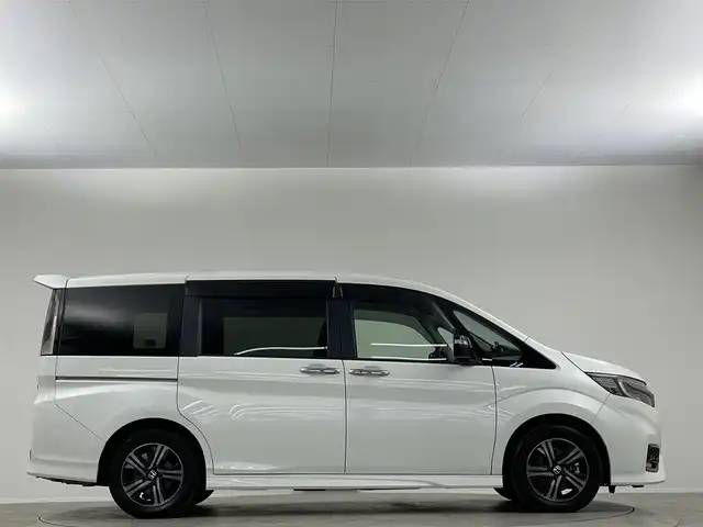 ホンダ ステップワゴン スパーダ eHEV G EXホンダS 埼玉県 2021(令3)年 4.2万km プラチナホワイトパール 純正９インチナビ　Ｂｌｕｅｔｏｏｔｈ　ＴＶ　バックカメラ　シートヒーター　両側パワースライドドア　レーダークルーズコントロール　衝突軽減システム　スペアキー　純正ＬＥＤヘッドライト　ＥＴＣ２．０