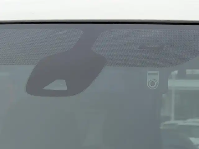 日産 セレナ e－パワー ハイウェイスター V 福井県 2020(令2)年 0.9万km ブリリアントホワイトパール 純正メモリナビ/フルセグテレビ/全方位カメラ/両側パワースライドドア/プロパイロット/エマージェンシーブレーキ/BSM/オートホールド/前後コーナーセンサー/横滑り防止装置/盗難防止装置/アイドリングストップ/前方ドライブレコーダー/ETC/サンシェード/ダブル＋サイドエアバッグ/カーテンエアバッグ/純正フロアマット/LEDヘッドライト/Fフォグ/スマートキー