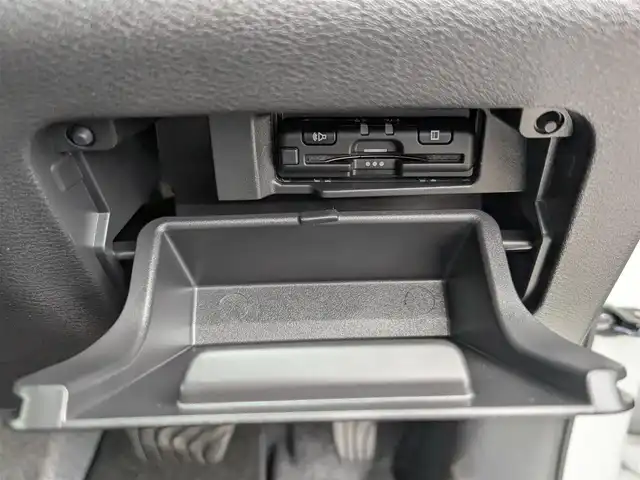 日産 セレナ e－パワー ハイウェイスター V 福井県 2020(令2)年 0.9万km ブリリアントホワイトパール 純正メモリナビ/フルセグテレビ/全方位カメラ/両側パワースライドドア/プロパイロット/エマージェンシーブレーキ/BSM/オートホールド/前後コーナーセンサー/横滑り防止装置/盗難防止装置/アイドリングストップ/前方ドライブレコーダー/ETC/サンシェード/ダブル＋サイドエアバッグ/カーテンエアバッグ/純正フロアマット/LEDヘッドライト/Fフォグ/スマートキー