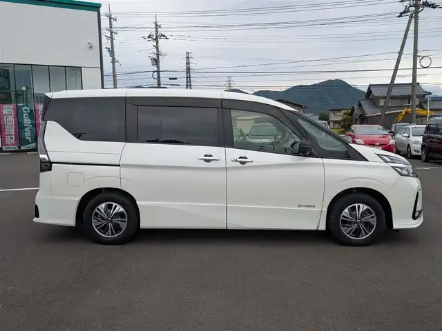 日産 セレナ e－パワー ハイウェイスター V 福井県 2020(令2)年 0.9万km ブリリアントホワイトパール 純正メモリナビ/フルセグテレビ/全方位カメラ/両側パワースライドドア/プロパイロット/エマージェンシーブレーキ/BSM/オートホールド/前後コーナーセンサー/横滑り防止装置/盗難防止装置/アイドリングストップ/前方ドライブレコーダー/ETC/サンシェード/ダブル＋サイドエアバッグ/カーテンエアバッグ/純正フロアマット/LEDヘッドライト/Fフォグ/スマートキー