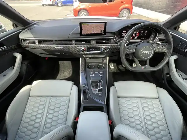 アウディ ＲＳ５ 静岡県 2019(平31)年 4.8万km パール アシスタンスパッケージ/・パークアシスト/・サラウンドビューカメラ/パノラマサンルーフ/ホワイトレザーシート/Audiサイドアシスト/バーチャルコックピット/BANG&OLUFSENサウンドシステム/MMIナビゲーション/(CD/DVD/BT/CarPlay/フルセグ)/ACC/Audiアクティブレーンアシスト/Audiプレセンス/メモリー付パワーシート/シートヒーター/マッサージシート/アドバンストキー/ETC2.0/純正フロアマット/純正20インチアルミホイール/保証書/取説/スペアキー
