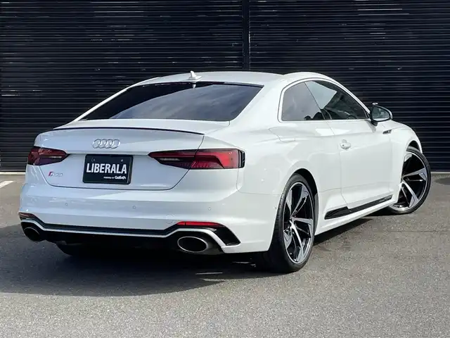 アウディ ＲＳ５ 静岡県 2019(平31)年 4.8万km パール アシスタンスパッケージ/・パークアシスト/・サラウンドビューカメラ/パノラマサンルーフ/ホワイトレザーシート/Audiサイドアシスト/バーチャルコックピット/BANG&OLUFSENサウンドシステム/MMIナビゲーション/(CD/DVD/BT/CarPlay/フルセグ)/ACC/Audiアクティブレーンアシスト/Audiプレセンス/メモリー付パワーシート/シートヒーター/マッサージシート/アドバンストキー/ETC2.0/純正フロアマット/純正20インチアルミホイール/保証書/取説/スペアキー