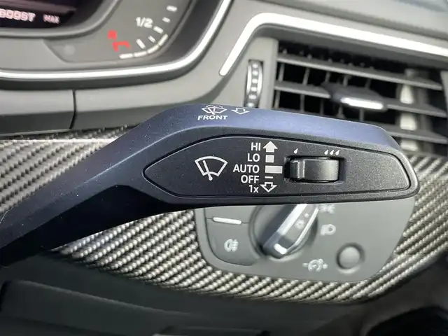 アウディ ＲＳ５ 静岡県 2019(平31)年 4.8万km パール アシスタンスパッケージ/・パークアシスト/・サラウンドビューカメラ/パノラマサンルーフ/ホワイトレザーシート/Audiサイドアシスト/バーチャルコックピット/BANG&OLUFSENサウンドシステム/MMIナビゲーション/(CD/DVD/BT/CarPlay/フルセグ)/ACC/Audiアクティブレーンアシスト/Audiプレセンス/メモリー付パワーシート/シートヒーター/マッサージシート/アドバンストキー/ETC2.0/純正フロアマット/純正20インチアルミホイール/保証書/取説/スペアキー