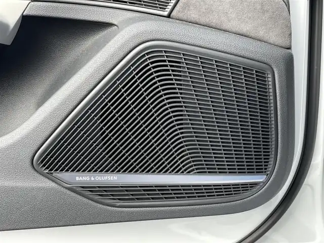 アウディ ＲＳ５ 静岡県 2019(平31)年 4.8万km パール アシスタンスパッケージ/・パークアシスト/・サラウンドビューカメラ/パノラマサンルーフ/ホワイトレザーシート/Audiサイドアシスト/バーチャルコックピット/BANG&OLUFSENサウンドシステム/MMIナビゲーション/(CD/DVD/BT/CarPlay/フルセグ)/ACC/Audiアクティブレーンアシスト/Audiプレセンス/メモリー付パワーシート/シートヒーター/マッサージシート/アドバンストキー/ETC2.0/純正フロアマット/純正20インチアルミホイール/保証書/取説/スペアキー