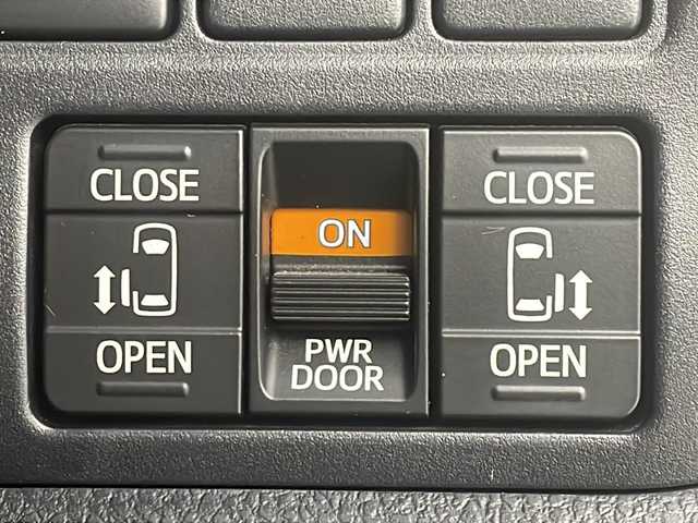 トヨタ ヴォクシー ZS 煌Ⅱ 茨城県 2019(令1)年 6.1万km イナズマスパーキングブラックガラスフレーク 純正ナビ　フルセグ再生可能　バックカメラ　両側電動スライドドア　クルーズコントロール　純正16インチAW　純正フロアマット　ビルトインETC　LEDヘッドライト　USB端子