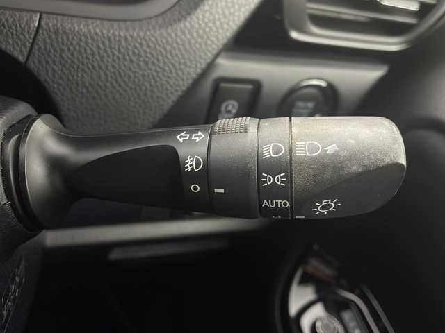 トヨタ ヴォクシー ZS 煌Ⅱ 茨城県 2019(令1)年 6.1万km イナズマスパーキングブラックガラスフレーク 純正ナビ　フルセグ再生可能　バックカメラ　両側電動スライドドア　クルーズコントロール　純正16インチAW　純正フロアマット　ビルトインETC　LEDヘッドライト　USB端子