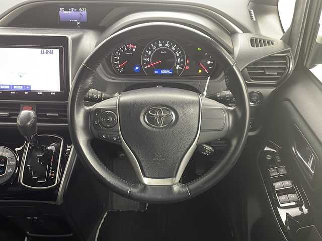 トヨタ ヴォクシー ZS 煌Ⅱ 茨城県 2019(令1)年 6.1万km イナズマスパーキングブラックガラスフレーク 純正ナビ　フルセグ再生可能　バックカメラ　両側電動スライドドア　クルーズコントロール　純正16インチAW　純正フロアマット　ビルトインETC　LEDヘッドライト　USB端子