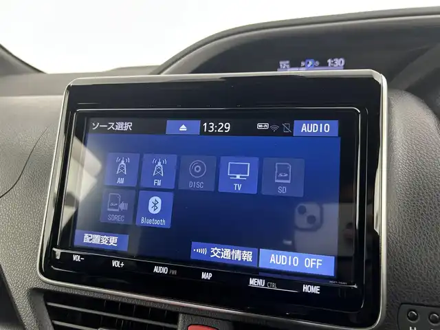 トヨタ ヴォクシー ZS 煌Ⅱ 千葉県 2019(令1)年 6.1万km イナズマスパーキングブラックガラスフレーク 禁煙車/トヨタセーフティセンス/・レーンディパーチャーアラート/・プリクラッシュセーフティブレーキ/・クリアランスソナー/・クルーズコントロール/両側パワースライドドア/純正９型メモリナビ/・型番：NSZT-Y68T/・CD/DVD/Bluetooth/フルセグTV/・バックカメラ/・ビルトインETC/革巻きステアリング/・ステアリングスイッチ/MT付きAT/左右独立エアコン/純正フロアマット/純正16インチAW/オートライト/・オートマチックハイビーム/・LEDヘッドライト/・LEDフォグランプ