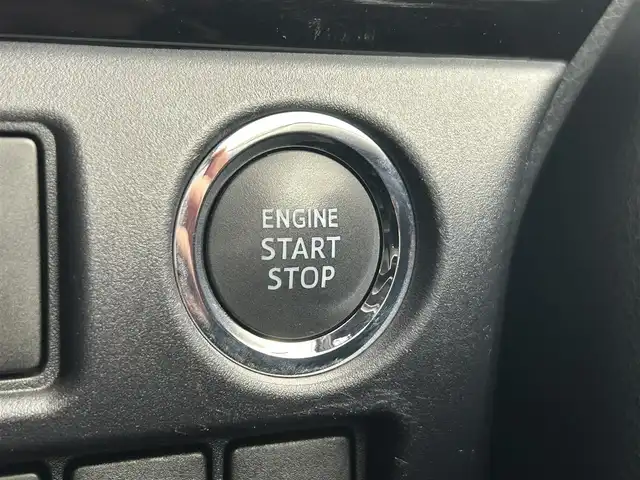 トヨタ ヴォクシー ZS 煌Ⅱ 千葉県 2019(令1)年 6.1万km イナズマスパーキングブラックガラスフレーク 禁煙車/トヨタセーフティセンス/・レーンディパーチャーアラート/・プリクラッシュセーフティブレーキ/・クリアランスソナー/・クルーズコントロール/両側パワースライドドア/純正９型メモリナビ/・型番：NSZT-Y68T/・CD/DVD/Bluetooth/フルセグTV/・バックカメラ/・ビルトインETC/革巻きステアリング/・ステアリングスイッチ/MT付きAT/左右独立エアコン/純正フロアマット/純正16インチAW/オートライト/・オートマチックハイビーム/・LEDヘッドライト/・LEDフォグランプ