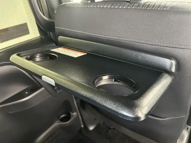 トヨタ ヴォクシー ZS 煌Ⅱ 千葉県 2019(令1)年 6.1万km イナズマスパーキングブラックガラスフレーク 禁煙車/トヨタセーフティセンス/・レーンディパーチャーアラート/・プリクラッシュセーフティブレーキ/・クリアランスソナー/・クルーズコントロール/両側パワースライドドア/純正９型メモリナビ/・型番：NSZT-Y68T/・CD/DVD/Bluetooth/フルセグTV/・バックカメラ/・ビルトインETC/革巻きステアリング/・ステアリングスイッチ/MT付きAT/左右独立エアコン/純正フロアマット/純正16インチAW/オートライト/・オートマチックハイビーム/・LEDヘッドライト/・LEDフォグランプ