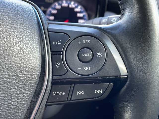 トヨタ クラウン ハイブリッド RS Four 長野県 2018(平30)年 5.8万km ホワイトパールクリスタルシャイン 禁煙車/純正ナビ（CD/DVD/フルセグTV/Bleutooth）/純正18インチAW/スタッドレス積み込み/セーフティセンス/・プリクラッシュセーフティ/・レーントレーシングアシスト/・レーダークルーズコントロール/・オートマチックハイビーム/・ロードサインアシスト/・先行車発進告知機能/バックカメラ/サンルーフ/ビルトインETC2.0/ドライブレコーダー（F・R）/前席パワーシート/前席シートヒーター/ステアリングヒーター/革巻きステアリング/ステアリングスイッチ/パドルシフト/電動パーキングブレーキ/ブレーキホールド/３眼LEDヘッドライト/シーケンシャルターンランプ/フォグランプ/オートライト/スマートキー/Pスタート/電動格納ミラー/純正フロアマット