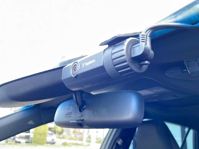 トヨタ クラウン ハイブリッド RS Four 長野県 2018(平30)年 5.8万km ホワイトパールクリスタルシャイン 禁煙車/純正ナビ（CD/DVD/フルセグTV/Bleutooth）/純正18インチAW/スタッドレス積み込み/セーフティセンス/・プリクラッシュセーフティ/・レーントレーシングアシスト/・レーダークルーズコントロール/・オートマチックハイビーム/・ロードサインアシスト/・先行車発進告知機能/バックカメラ/サンルーフ/ビルトインETC2.0/ドライブレコーダー（F・R）/前席パワーシート/前席シートヒーター/ステアリングヒーター/革巻きステアリング/ステアリングスイッチ/パドルシフト/電動パーキングブレーキ/ブレーキホールド/３眼LEDヘッドライト/シーケンシャルターンランプ/フォグランプ/オートライト/スマートキー/Pスタート/電動格納ミラー/純正フロアマット