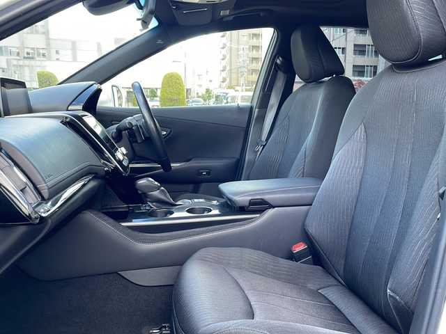 トヨタ クラウン ハイブリッド RS Four 長野県 2018(平30)年 5.8万km ホワイトパールクリスタルシャイン 禁煙車/純正ナビ（CD/DVD/フルセグTV/Bleutooth）/純正18インチAW/スタッドレス積み込み/セーフティセンス/・プリクラッシュセーフティ/・レーントレーシングアシスト/・レーダークルーズコントロール/・オートマチックハイビーム/・ロードサインアシスト/・先行車発進告知機能/バックカメラ/サンルーフ/ビルトインETC2.0/ドライブレコーダー（F・R）/前席パワーシート/前席シートヒーター/ステアリングヒーター/革巻きステアリング/ステアリングスイッチ/パドルシフト/電動パーキングブレーキ/ブレーキホールド/３眼LEDヘッドライト/シーケンシャルターンランプ/フォグランプ/オートライト/スマートキー/Pスタート/電動格納ミラー/純正フロアマット