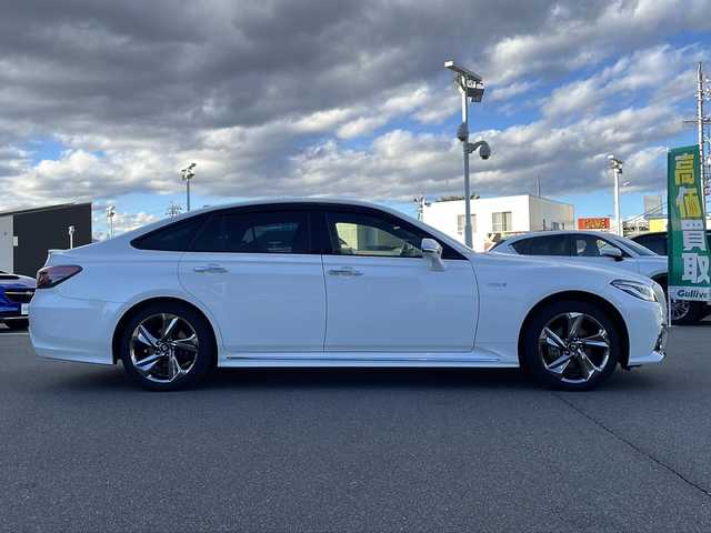 トヨタ クラウン ハイブリッド RS Four 長野県 2018(平30)年 5.8万km ホワイトパールクリスタルシャイン 禁煙車/純正ナビ（CD/DVD/フルセグTV/Bleutooth）/純正18インチAW/スタッドレス積み込み/セーフティセンス/・プリクラッシュセーフティ/・レーントレーシングアシスト/・レーダークルーズコントロール/・オートマチックハイビーム/・ロードサインアシスト/・先行車発進告知機能/バックカメラ/サンルーフ/ビルトインETC2.0/ドライブレコーダー（F・R）/前席パワーシート/前席シートヒーター/ステアリングヒーター/革巻きステアリング/ステアリングスイッチ/パドルシフト/電動パーキングブレーキ/ブレーキホールド/３眼LEDヘッドライト/シーケンシャルターンランプ/フォグランプ/オートライト/スマートキー/Pスタート/電動格納ミラー/純正フロアマット