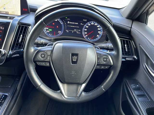 トヨタ クラウン ハイブリッド RS Four 長野県 2018(平30)年 5.8万km ホワイトパールクリスタルシャイン 禁煙車/純正ナビ（CD/DVD/フルセグTV/Bleutooth）/純正18インチAW/スタッドレス積み込み/セーフティセンス/・プリクラッシュセーフティ/・レーントレーシングアシスト/・レーダークルーズコントロール/・オートマチックハイビーム/・ロードサインアシスト/・先行車発進告知機能/バックカメラ/サンルーフ/ビルトインETC2.0/ドライブレコーダー（F・R）/前席パワーシート/前席シートヒーター/ステアリングヒーター/革巻きステアリング/ステアリングスイッチ/パドルシフト/電動パーキングブレーキ/ブレーキホールド/３眼LEDヘッドライト/シーケンシャルターンランプ/フォグランプ/オートライト/スマートキー/Pスタート/電動格納ミラー/純正フロアマット