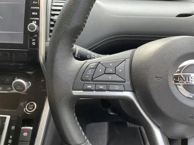 日産 セレナ ハイウェイスター プロパイロットED 滋賀県 2016(平28)年 6.9万km ダイヤモンドブラック 純正9インチナビ/【Bluetooth/CD/DVD/Blu-ray/HDMI/フルセグTV】/純正フリップダウンモニター/両側パワースライドドア/プロパイロット/ビルトインETC/衝突軽減ブレーキ/クリアランスソナー/オートライト/プッシュスタート/スマートキー