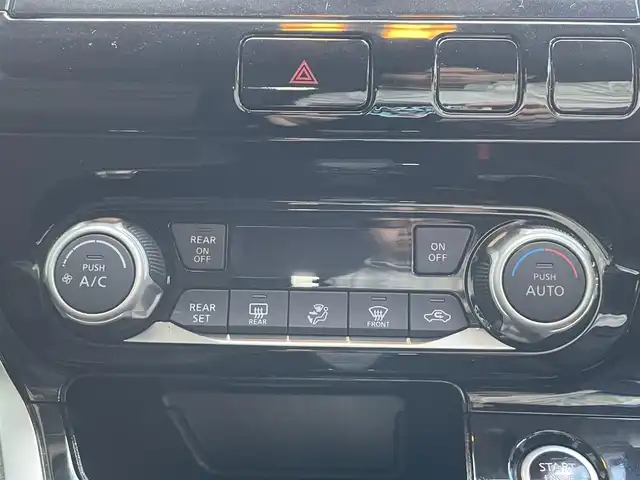 日産 セレナ ハイウェイスター プロパイロットED 滋賀県 2016(平28)年 6.9万km ダイヤモンドブラック 純正9インチナビ/【Bluetooth/CD/DVD/Blu-ray/HDMI/フルセグTV】/純正フリップダウンモニター/両側パワースライドドア/プロパイロット/ビルトインETC/衝突軽減ブレーキ/クリアランスソナー/オートライト/プッシュスタート/スマートキー