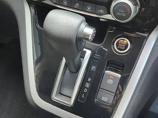 日産 セレナ ハイウェイスター プロパイロットED 滋賀県 2016(平28)年 6.9万km ダイヤモンドブラック 純正9インチナビ/【Bluetooth/CD/DVD/Blu-ray/HDMI/フルセグTV】/純正フリップダウンモニター/両側パワースライドドア/プロパイロット/ビルトインETC/衝突軽減ブレーキ/クリアランスソナー/オートライト/プッシュスタート/スマートキー