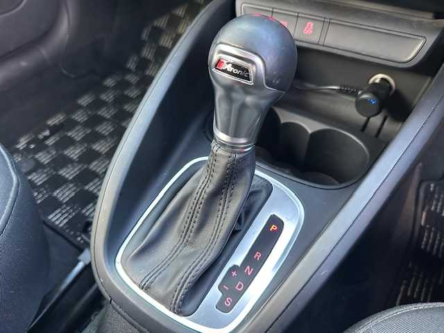 アウディ Ａ１ スポーツバック 1．4TFSI 茨城県 2014(平26)年 4.5万km シルバーⅡ 純正HDDナビ/フルセグ/Bluetooth/純正HIDヘッドライト/フォグライト/オートライト/ステアリングスイッチ/純正15インチアルミホイール/取扱説明書/新車時保証書/スペアキー×1