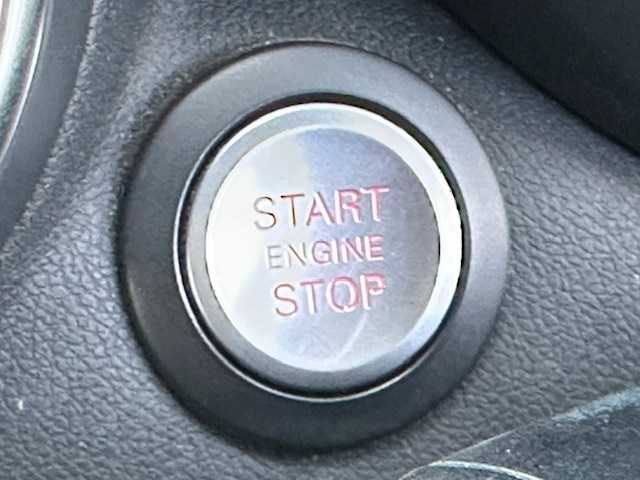 アウディ Ａ１ スポーツバック 1．4TFSI 茨城県 2014(平26)年 4.5万km シルバーⅡ 純正HDDナビ/フルセグ/Bluetooth/純正HIDヘッドライト/フォグライト/オートライト/ステアリングスイッチ/純正15インチアルミホイール/取扱説明書/新車時保証書/スペアキー×1