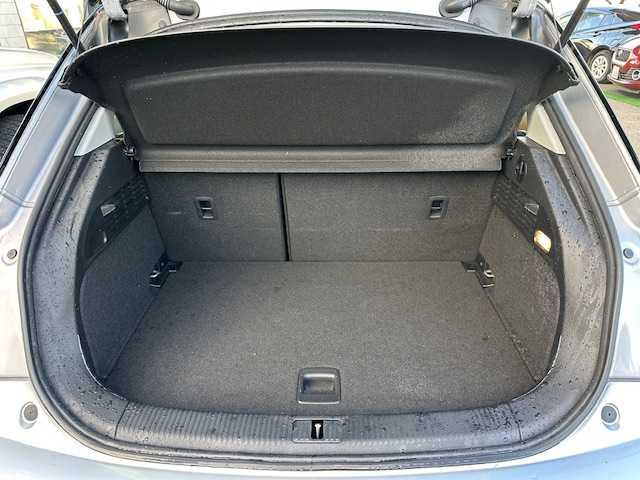 アウディ Ａ１ スポーツバック 1．4TFSI 茨城県 2014(平26)年 4.5万km シルバーⅡ 純正HDDナビ/フルセグ/Bluetooth/純正HIDヘッドライト/フォグライト/オートライト/ステアリングスイッチ/純正15インチアルミホイール/取扱説明書/新車時保証書/スペアキー×1