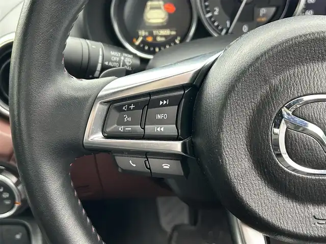 マツダ ロードスター ＲＦ VS 広島県 2016(平28)年 11.3万km マシーングレープレミアムM レッドキャリパー/BOSEサウンド/純正メモリナビ/　（フルセグ/USB/Bluetooth/CD/DVD/AM/FM）/ブラインドスポットモニター/バックカメラ/ドライブレコーダー/ETC/純正17インチアルミホイール/前席シートヒーター/本革シート/パドルシフト/車線逸脱防止装置/横滑り防止装置/純正フロアマット/LEDヘッドライト（AUTO機能付き）/プッシュスタート/スマートキー/保証書/取扱説明書