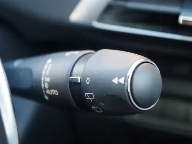 プジョー ３００８ GT ブルー HDi 埼玉県 2019(令1)年 3.7万km アマゾナイトグレー ファーストクラスパッケージ/純正ディスプレイオーディオ（Bluetooth、AppleCarPlay）/360°カメラ/パノラマサンルーフ/社外デジタルインナーミラー/半革シート/パワーシート/シートメモリー/マッサージ機能/シートヒーター/パワーバックドア/ワイヤレス充電/LEDヘッドライト/純正18インチアルミホイール