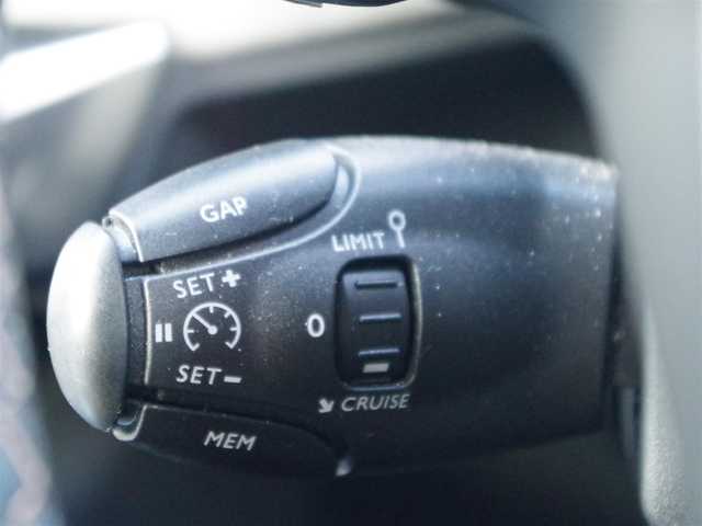 プジョー ３００８ GT ブルー HDi 埼玉県 2019(令1)年 3.7万km アマゾナイトグレー ファーストクラスパッケージ/純正ディスプレイオーディオ（Bluetooth、AppleCarPlay）/360°カメラ/パノラマサンルーフ/社外デジタルインナーミラー/半革シート/パワーシート/シートメモリー/マッサージ機能/シートヒーター/パワーバックドア/ワイヤレス充電/LEDヘッドライト/純正18インチアルミホイール