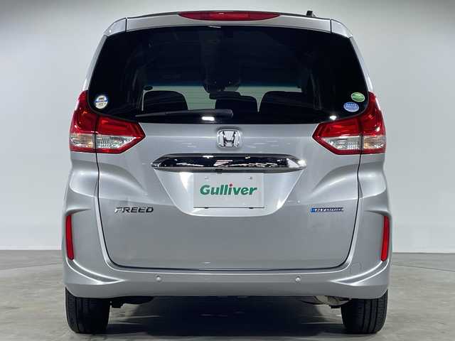 ホンダ フリード ハイブリット G ホンダセンシング 福岡県 2020(令2)年 5.7万km ルナシルバーM 禁煙車/純正メモリナビ/・AM/FM/CD/BT/・バックモニター/ホンダセンシング/コーナーセンサー/両側パワースライドドア/ETC/ステアリングリモコン/LEDヘッドライト/・オートライト/スマートキー/・プッシュスタート/純正フロアマット/純正ドアバイザー