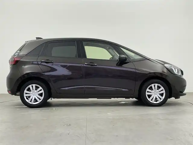 ホンダ フィット e:HEVホーム 千葉県 2021(令3)年 3.7万km プレミアムグラマラスブロンズP Honda SENSING/・衝突軽減ブレーキ/・誤発進抑制制御/・先行車発進告知機能/・標識認識機能/・路外逸脱制御/・ACC アダプティブクルーズコントロール/・LKAS レーンキープアシスト/純正9インチメモリーナビ/・フルセグTV/・DVD再生可能/・Bluetoothオーディオ接続/・バックカメラ/ハーフレザーシート/スマートキー/プッシュスタート/前後コーナーセンサー/LEDヘッドライト/純正ラバーマット/ETC