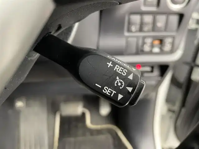 トヨタ ヴォクシー ZS 煌Ⅱ 道央・札幌 2020(令2)年 3.5万km ホワイトパールクリスタルシャイン ・4WD/・寒冷地仕様/・ワンオーナー/・純正ナビ/・フルセグ/BT/CD/DVD/SD/・バックカメラ/・トヨタセーフティセンス/・レーンキープアシスト/・クリアランスソナー/・クルーズコントロール/・ETC/・両側パワースライド/・アイドリングストップ/・横滑り防止装置/・オートライト/・スマートキー/・プッシュスタート/・LEDヘッドライト/・フォグランプ/・積込社外AW＋冬タイヤ/・保証書/・取扱説明書