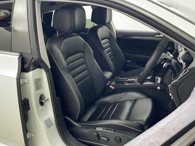 フォルクスワーゲン アルテオン TSI 4モーション エレガンス 秋田県 2019(令1)年 3.5万km 白 ４WD/純正ナビ（CD/DVD/BT/ACP）/フルセグTV/全方位カメラ/前席パワーシート/前後席シートヒーター/ステアリングヒーター/オートクルーズコントロール/スマートキー/ETC2.0/パークディスタンスコントロール (PDC)/パドルシフト/LEDヘッドライト/オートライト/ドライブレコーダー/電動パーキングブレーキ/ドライビングプロファイル/社外エアロF.S.R/BBS20インチアルミホイール