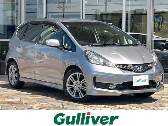 ホンダ フィット RS 静岡県 2012(平24)年 7万km ストームシルバーメタリック 純正メモリナビ/・CD/・USB/・AM/・FM/主要装備/・６ＭＴ　/・ＥＴＣ　/・オートライト　/・キノセンヘッドライト　/・ＡＡＣ　/・純正アルミ　/・純正フロアマット　/・スペアキー