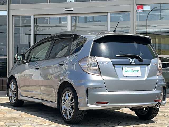 ホンダ フィット RS 静岡県 2012(平24)年 7万km ストームシルバーメタリック 純正メモリナビ/・CD/・USB/・AM/・FM/主要装備/・６ＭＴ　/・ＥＴＣ　/・オートライト　/・キノセンヘッドライト　/・ＡＡＣ　/・純正アルミ　/・純正フロアマット　/・スペアキー