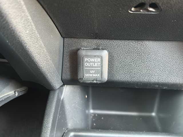 ホンダ フィット RS 静岡県 2012(平24)年 7万km ストームシルバーメタリック 純正メモリナビ/・CD/・USB/・AM/・FM/主要装備/・６ＭＴ　/・ＥＴＣ　/・オートライト　/・キノセンヘッドライト　/・ＡＡＣ　/・純正アルミ　/・純正フロアマット　/・スペアキー