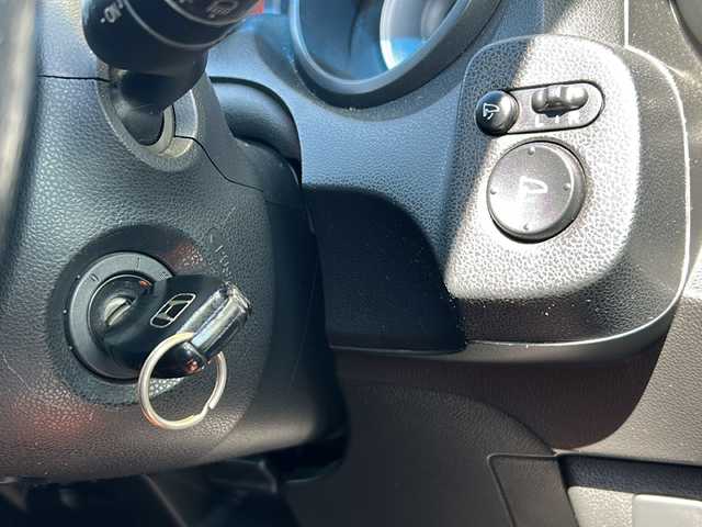 ホンダ フィット RS 静岡県 2012(平24)年 7万km ストームシルバーメタリック 純正メモリナビ/・CD/・USB/・AM/・FM/主要装備/・６ＭＴ　/・ＥＴＣ　/・オートライト　/・キノセンヘッドライト　/・ＡＡＣ　/・純正アルミ　/・純正フロアマット　/・スペアキー