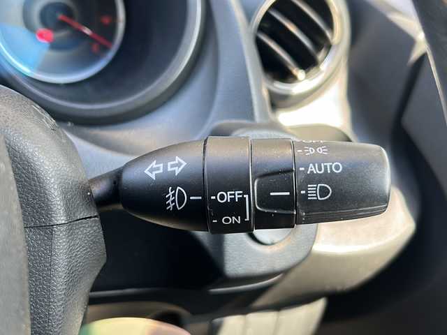 ホンダ フィット RS 静岡県 2012(平24)年 7万km ストームシルバーメタリック 純正メモリナビ/・CD/・USB/・AM/・FM/主要装備/・６ＭＴ　/・ＥＴＣ　/・オートライト　/・キノセンヘッドライト　/・ＡＡＣ　/・純正アルミ　/・純正フロアマット　/・スペアキー