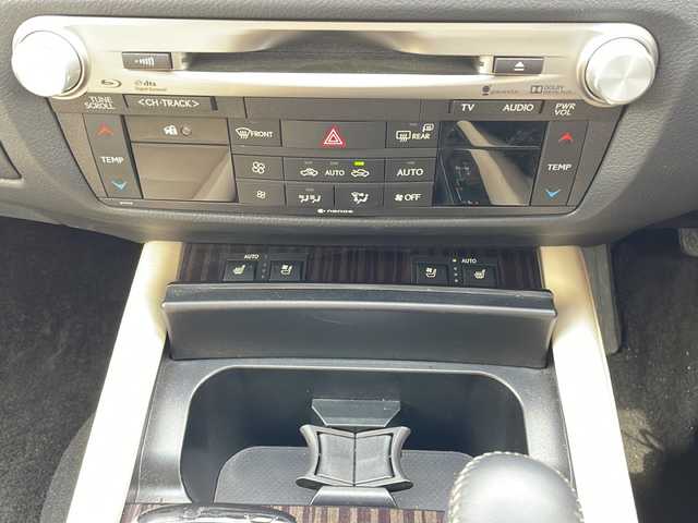 レクサス ＧＳ 350 Iパッケージ 青森県 2015(平27)年 3.4万km ホワイトパールクリスタルシャイン 4WD/寒冷地仕様/純正SDナビ・フルセグTV/CD・DVD・Bluetooth・SD・USB/プレミアムサウンド/バックカメラ/ベージュ本革シート/前席エアシート・シートヒーター/前席パワーシート/OPパワートランクリッド/OP前後クリアランスソナー/クルーズコントロール/電動リアサンシェード/リアドアサンシェード/純正エンジンスターター/ワイパーデアイサー/ビルトインETC/HIDライト/LEDフォグランプ/リアフォグランプ/純正17インチアルミ/スマートキー/カードキー