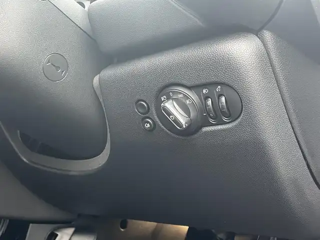 ＭＩＮＩ ミニ クーパー クラシックトリム 静岡県 2021(令3)年 0.3万km MINI Yoursエニグマティックブラック クラシックトリム/インテリジェントセーフティ 衝突軽減ブレーキ/アクティブクルーズコントロール/MINIApp対応ディスプレイオーディオ Bluetooth CarPlay/バックカメラ/ハーフレザーシート シートヒーター /MINIドライビングMODE/パーキング電子ブレーキ/リヤパークディスタンス /コンフォートアクセス/ETC