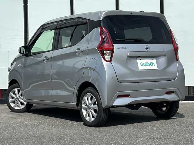 日産 デイズ X 山形県 2022(令4)年 1.3万km スターリングシルバーM ４WD/スマートキー/社外ディスプレイオーディオ/（Bluetooth）/社外ホイールスタッドレス車載/155/65/R14(6mm)/DN席シートヒーター/純正アルミホイール/純正フロアマット/横滑り防止装置/ドアバイザー/電動格納ミラー